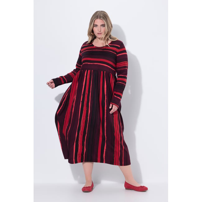 Robe maxi motif batik rouge rubis <span itemprop=