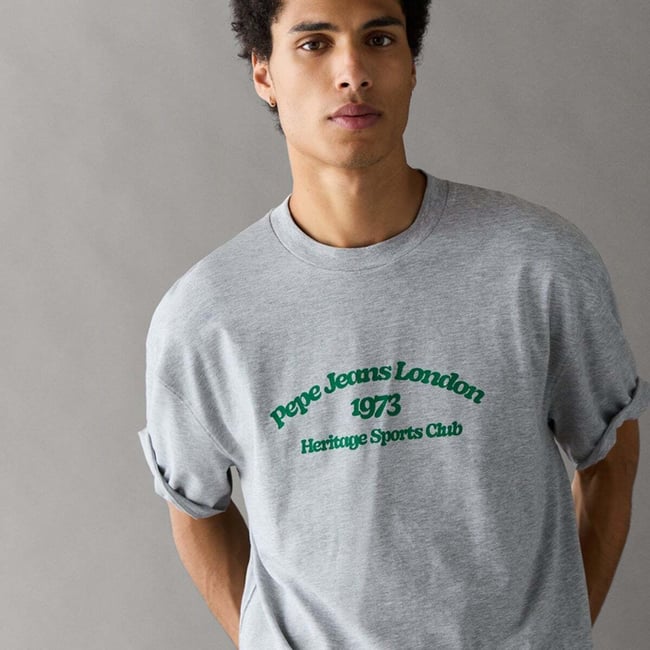T-Shirt À Imprimé Graphique Coupe Casual gris chine <span itemprop=