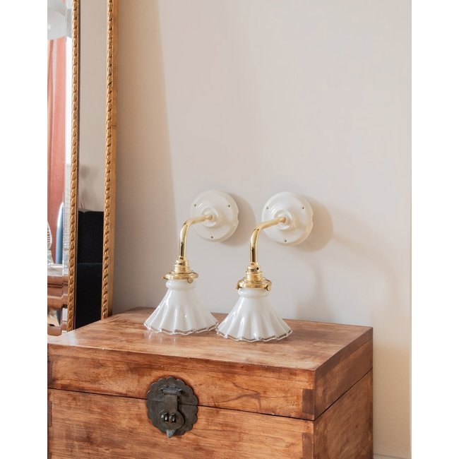 Paire d'appliques Suzette N°16 - Bon état Couleur blanc <span itemprop=