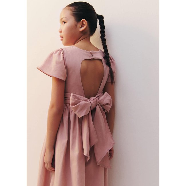 Robe lin ouverture dos rose <span itemprop=