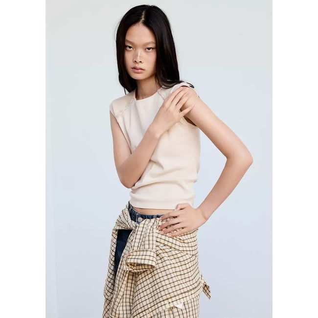 T-shirt avec détail de boutons sable <span itemprop=