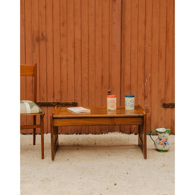 Table basse en bois Donna N°1620 - Bon état Couleur bois foncé <span itemprop=