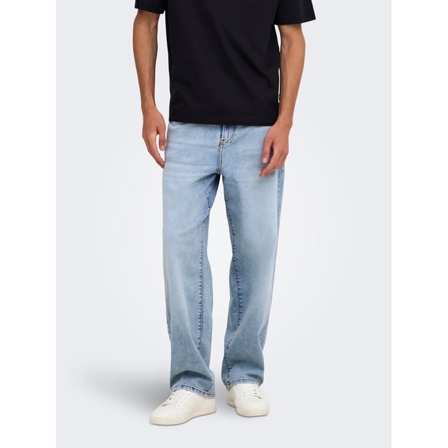 Jean À Coupe Ample light blue denim <span itemprop=