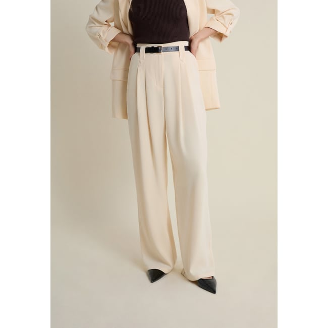 Pantalon large à pinces VENUS vanille <span itemprop=