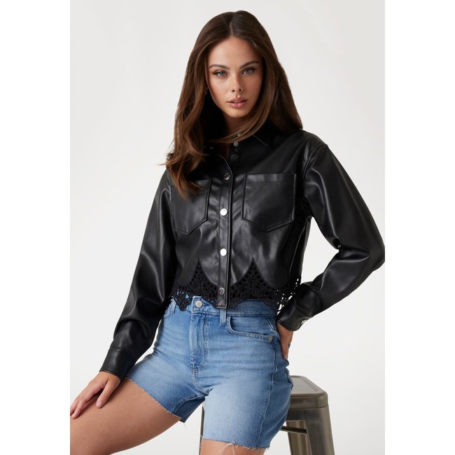 Surchemise Crop Dentelle noir <span itemprop=