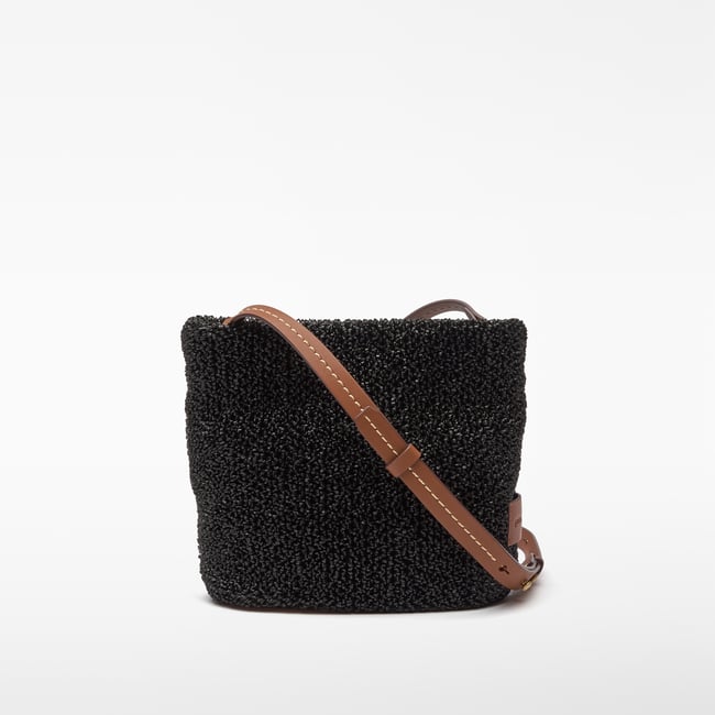 Sac bandoulière en raphia noir <span itemprop=