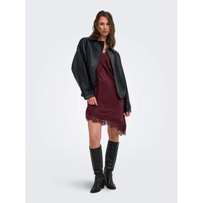 Robe oxblood red <span itemprop=