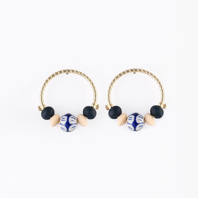 Boucles d'oreilles rondes perles céramique bleu bleu <span itemprop=