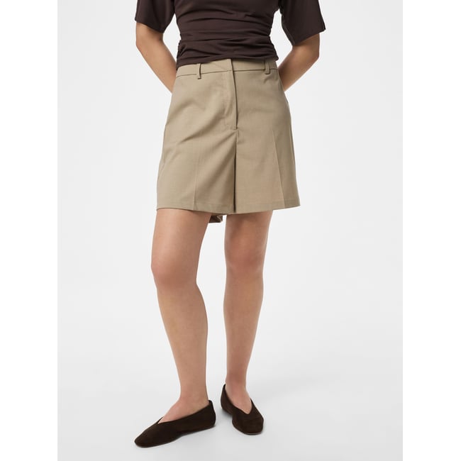 Short greige <span itemprop=
