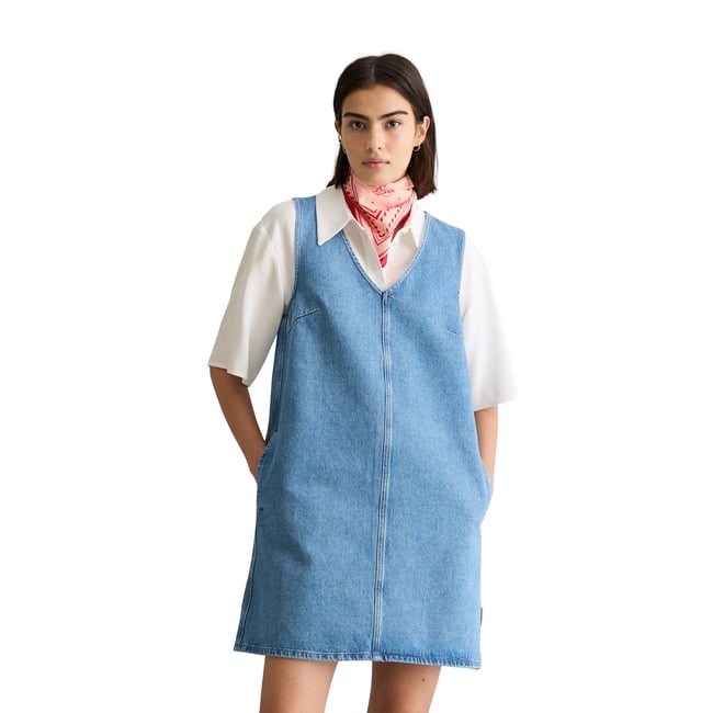 Mini-robe en jean loose avec des fibres de feuilles d'ananas bleu moyen <span itemprop=