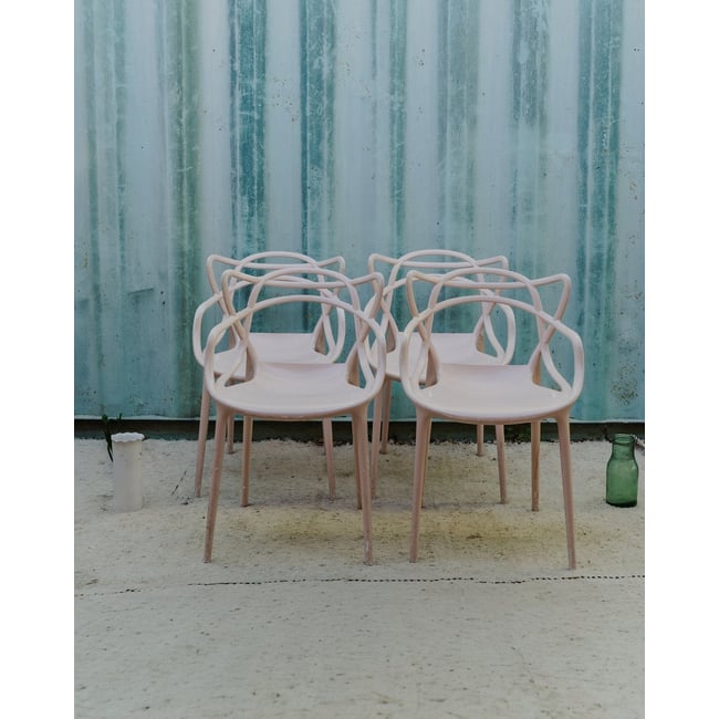 Lot de 4 fauteuils en plastique rose Jakob N°1413 - Bon état Couleur rose <span itemprop=