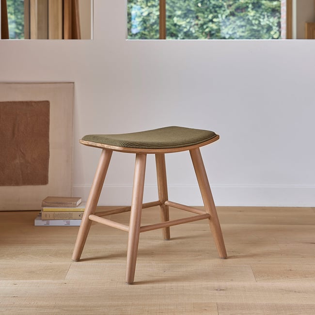 Tabouret en teck massif et velours côtelé  AMBRE Couleur kaki <span itemprop=