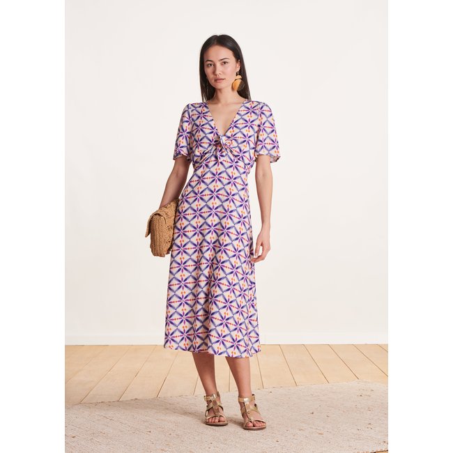 Robe mi-longue à imprimé et manches courtes violet <span itemprop=