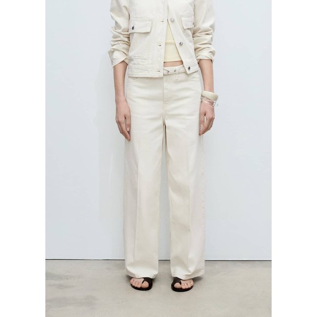 Jean large avec ceinture blanc cassé <span itemprop=