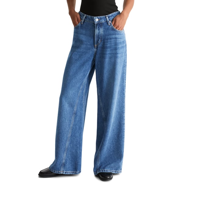 Jeans modèle Lania large en mélange Lyocell-Organic-Cotton bleu <span itemprop=