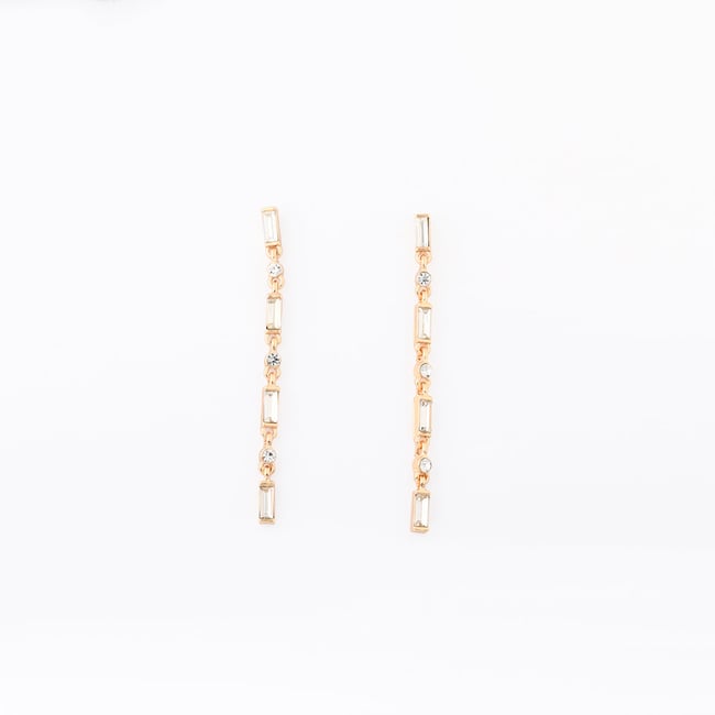 Boucles d'oreilles longues dorées à strass doré <span itemprop=