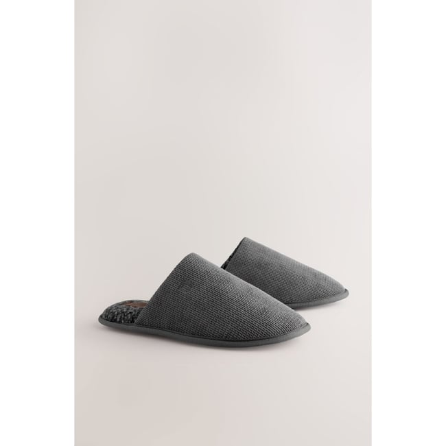 Chaussons mules texturés gris <span itemprop=