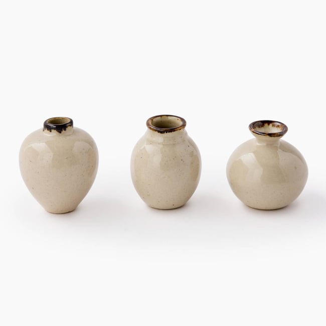 Lot 3 mini vases, H4cm, en céramique Couleur blanc <span itemprop=