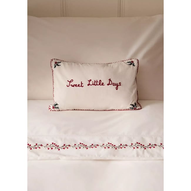 Coussin de Noël brodé 28 x 20 cm Couleur rouge <span itemprop=