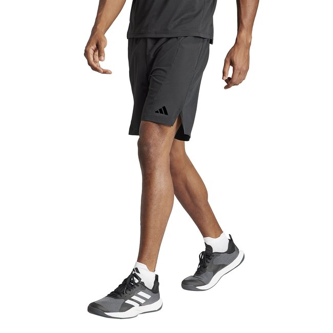Short de training petit logo noir <span itemprop=