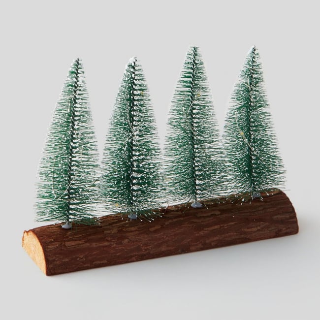 4 sapins LED sur socle en bois Couleur vert <span itemprop=