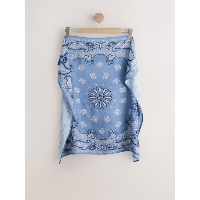 Foulard carré léger à imprimé bandana - NEXT
