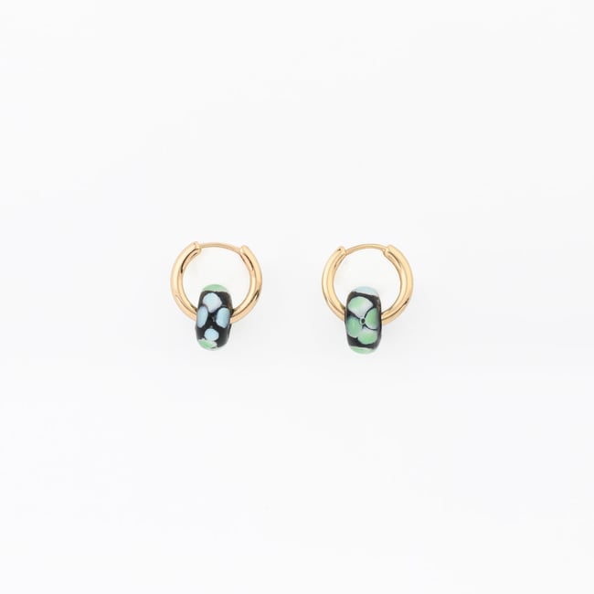 Petites créoles boule en verre bleues bleu <span itemprop=