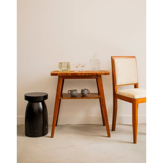 Table d'appoint bout de canapé Hanna N°1350 - Bon état Couleur bois foncé <span itemprop=
