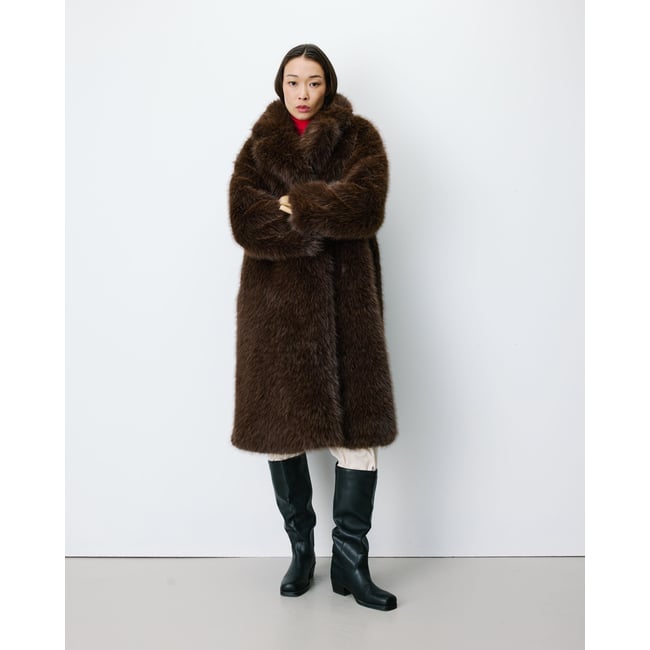 Manteau long oversize en Imitation fourrure chocolat Alara - GRACE & MILA