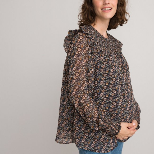 Blouse de grossesse volantée, imprimé fleurs imprimé fleurs fond bleu <span itemprop=