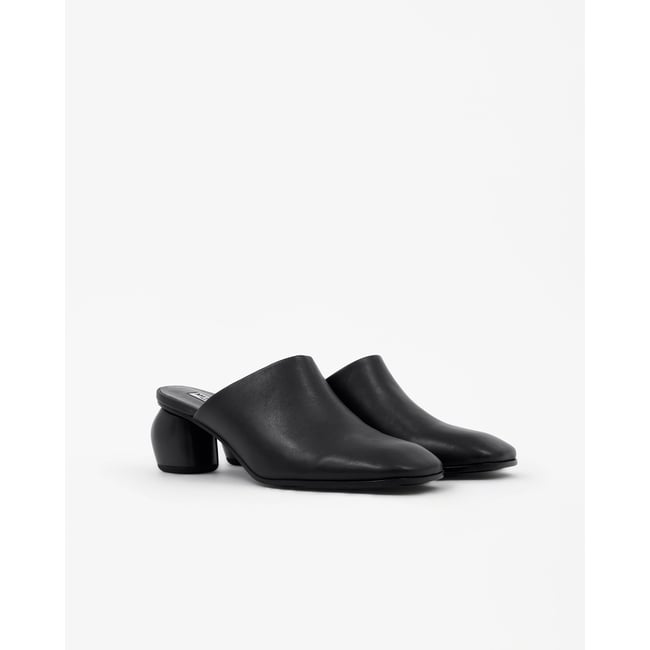 Mules à bout carré fermé JUNYA LOW - MI MAI