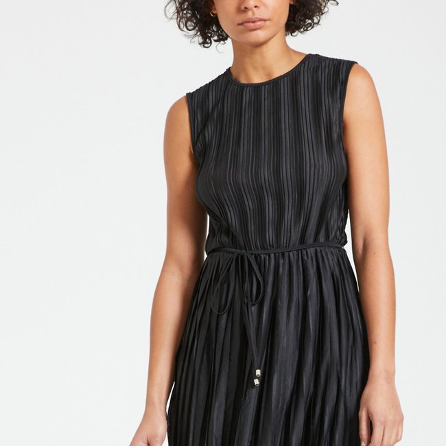 Black dress pleated shop