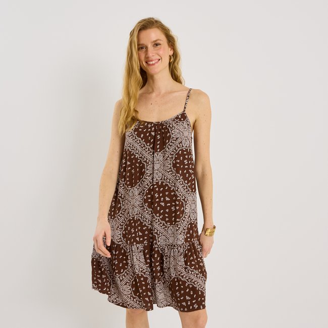 Robe courte imprimé bandana à bretelles marron <span itemprop=