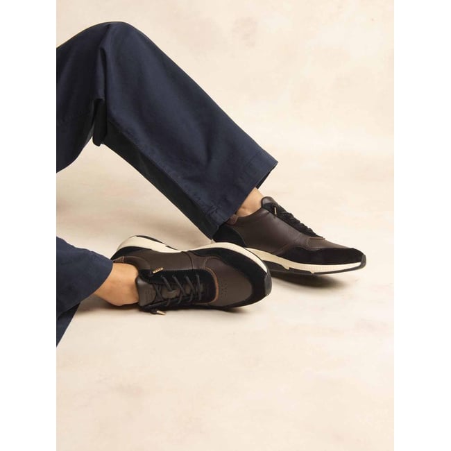 Chaussures de running JUNIPER chocolat / bronze <span itemprop=