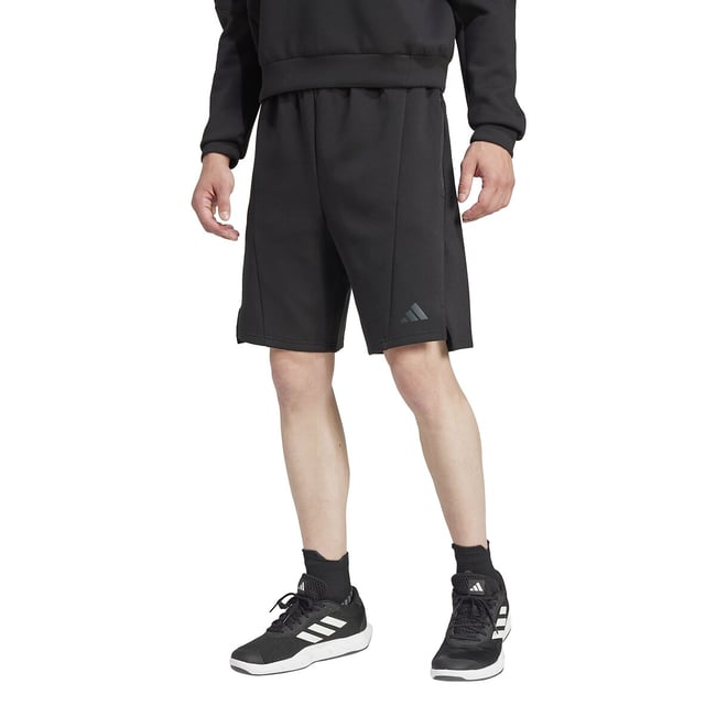 Short de training D4T noir <span itemprop=