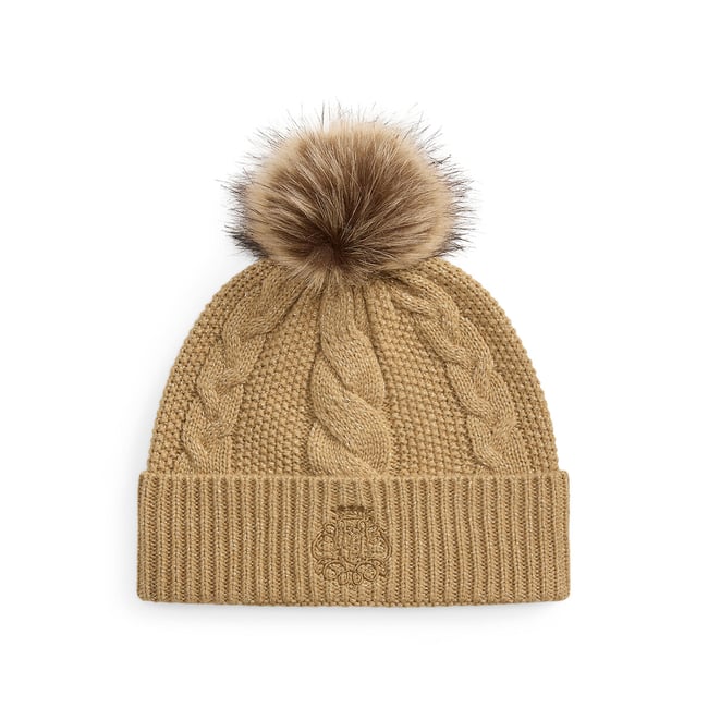 Muts met kabelmotief en pompon <span itemprop=