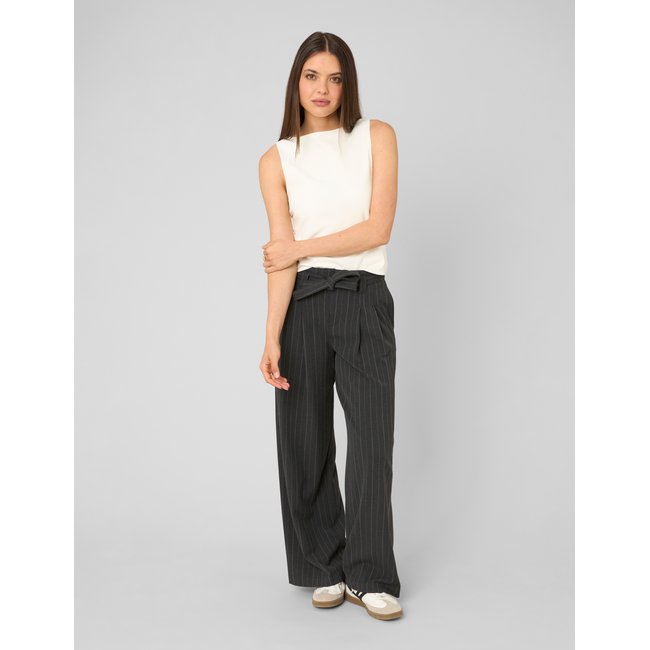 Pantalon en flanelle ceinturé à rayures gris anthracite <span itemprop=