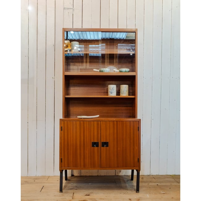 Bibliothèque en bois et métal noir Madeleine N°761 - Bon état Couleur bois foncé <span itemprop=