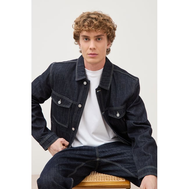 Veste droite en coton col classique denim brut rinse <span itemprop=