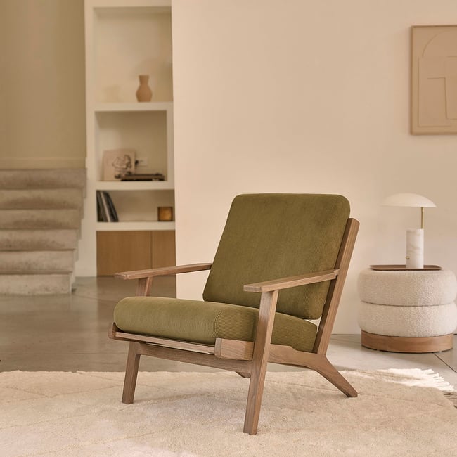 Fauteuil en bois massif et velours côtelé  ACHILLE Couleur kaki <span itemprop=