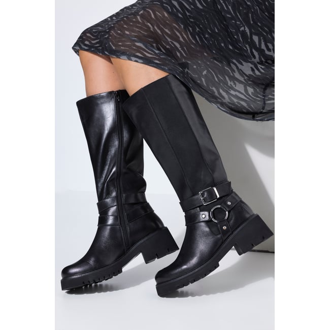 Bottes en cuir tige XL , pied large noir <span itemprop=