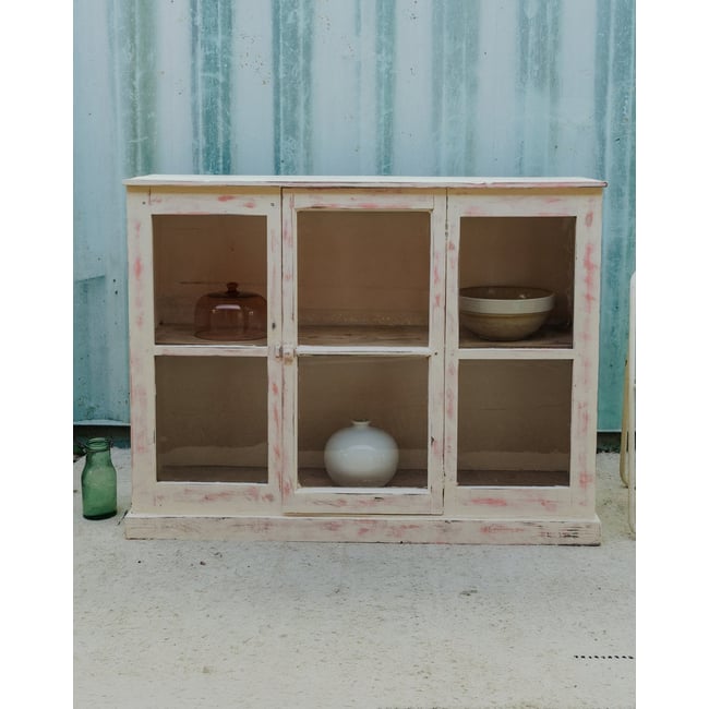 Buffet vitré en bois blanc et rose Gilbert N°1906 - Bon état Couleur blanc <span itemprop=