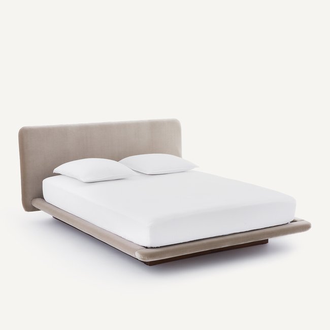 Cama com plataforma, de casal em nogueira e veludo, Slice camel <span itemprop=