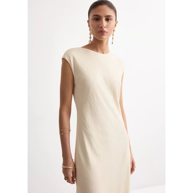 Robe texturée dos ouvert écru <span itemprop=