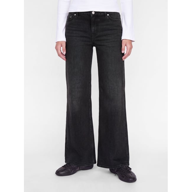 Jean Coupe Évasée black denim 1 <span itemprop=