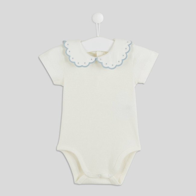 Body manches courtes à col brodé en coton BIO, certifié GOTS et OEKO-TEX ecru <span itemprop=