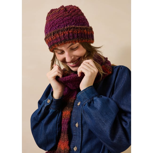 Bonnet tricoté multicolore bordeaux <span itemprop=