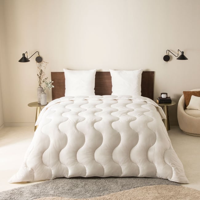 Couette Douce Rêverie - Chaude Couleur blanc <span itemprop=