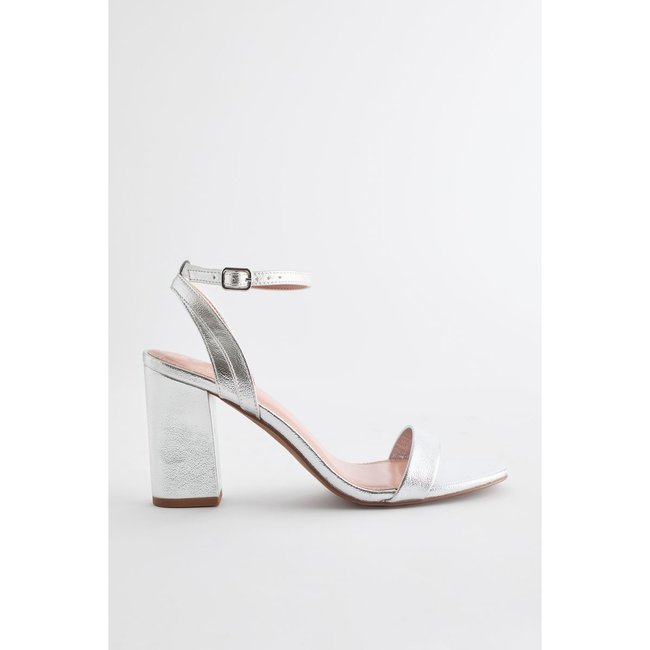Sandales à talons carrés coupe classique - NEXT