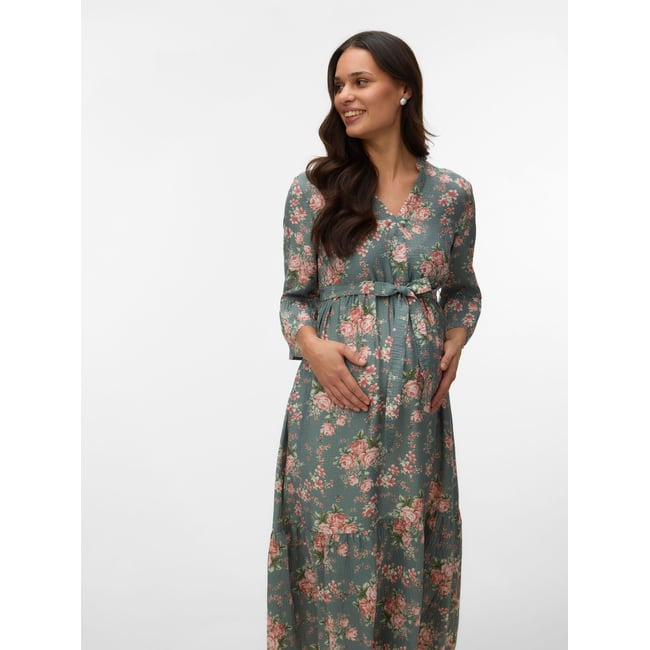 Robe laurel wreath <span itemprop=